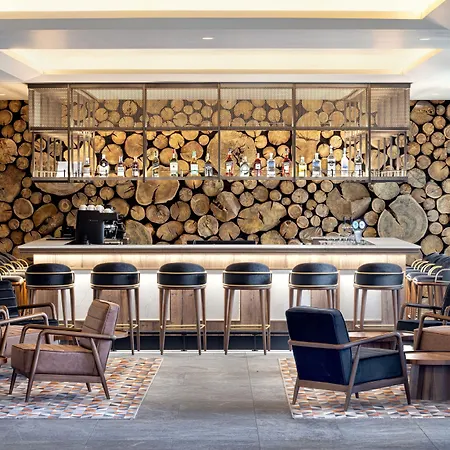 Four Points By Sheraton 酒店 班斯科