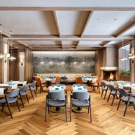 Four Points By Sheraton 酒店 班斯科